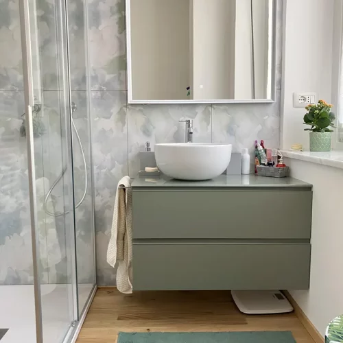 mobile bagno bacinella e specchiera